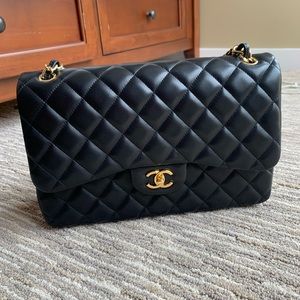 CHANEL Classic Flap Bag JUMBO LAMBSKIN GHW